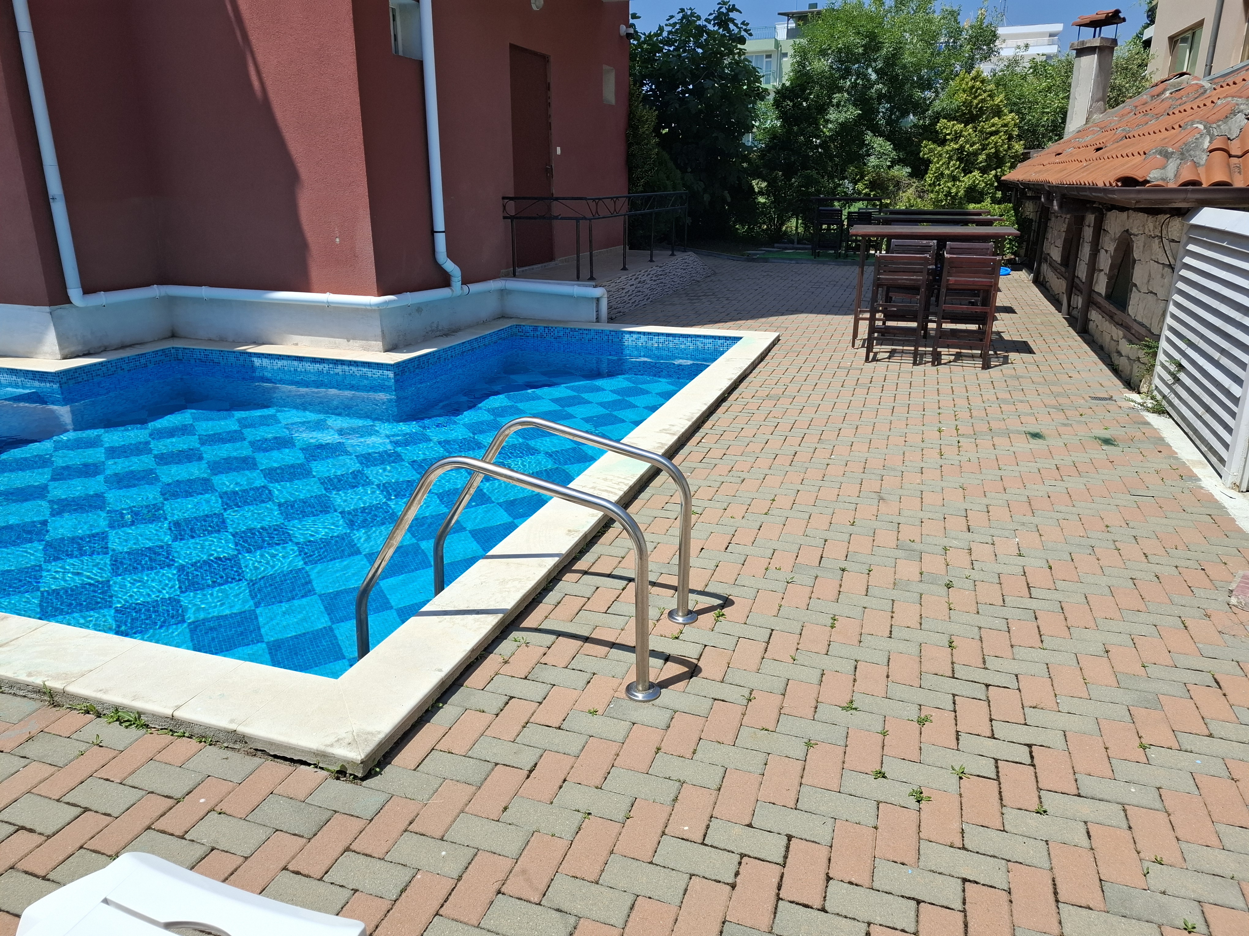 Басейн стълби